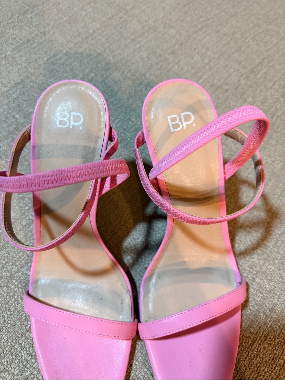 Pink heels - Picture 3 of 3